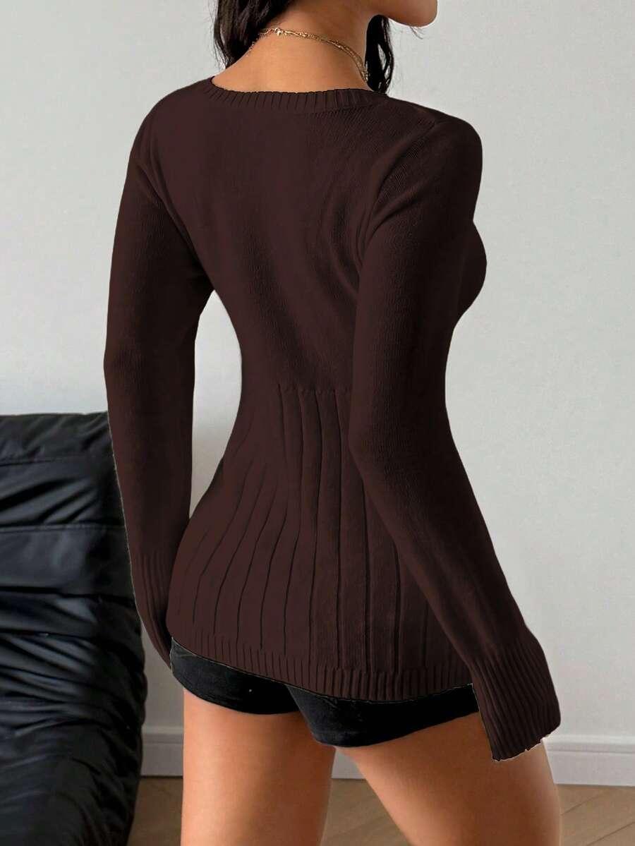 brązowy sweter guziki