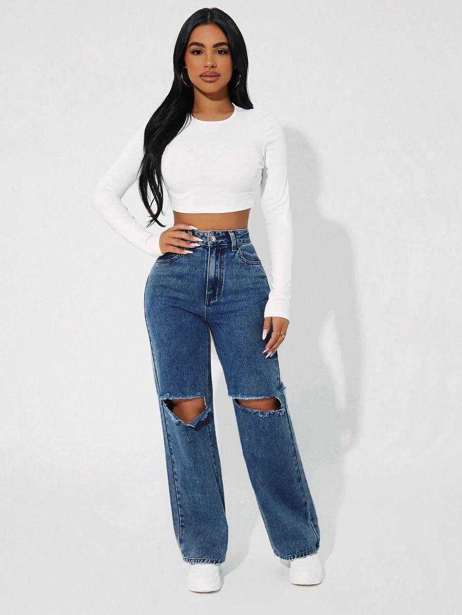 niebieskie spodnie jeans 
