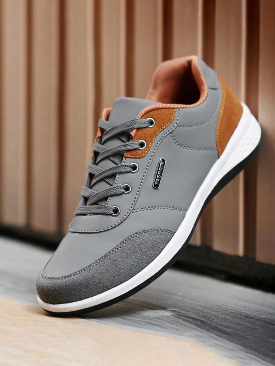 szare buty sportowe
