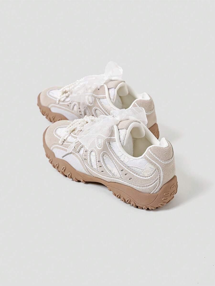 BUTY SPORTOWE ZDOBIENIA