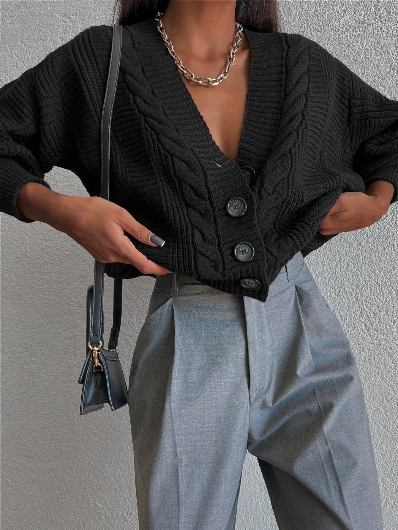 CZARNY DZIANINOWY SWETER V-NECK