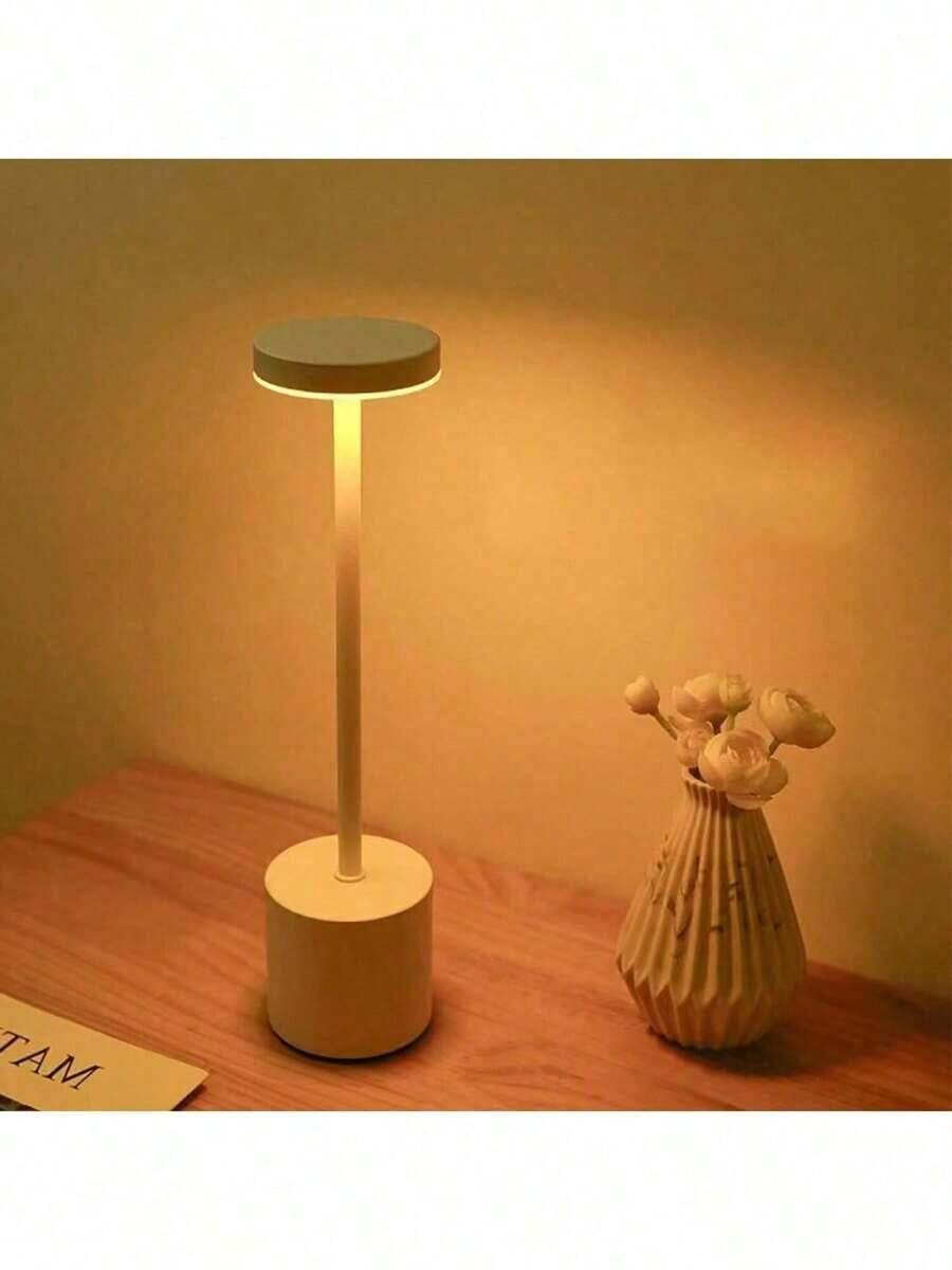 ZŁOTA LAMPKA NOCNA