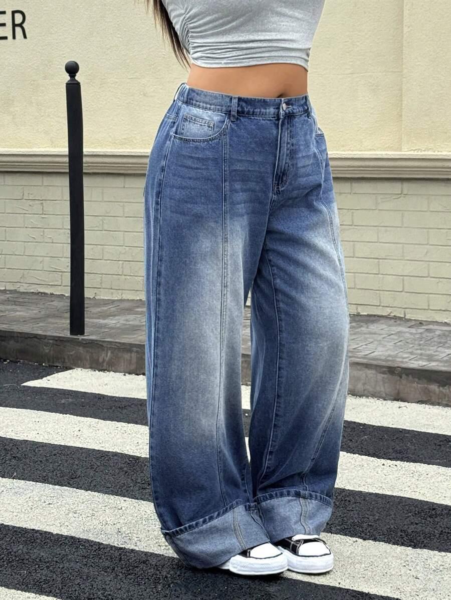 niebieskie spodnie jeans