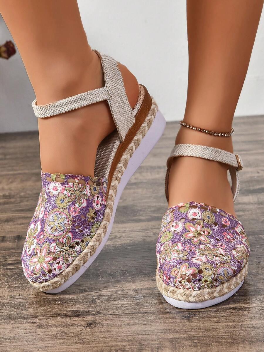 ESPADRYLE NA OBCASIE