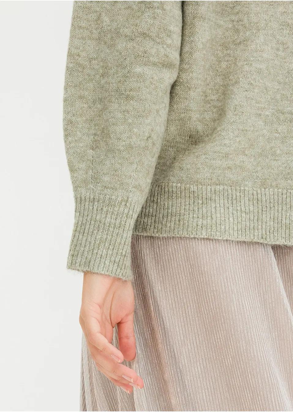 SWETER Z CEKINAMI