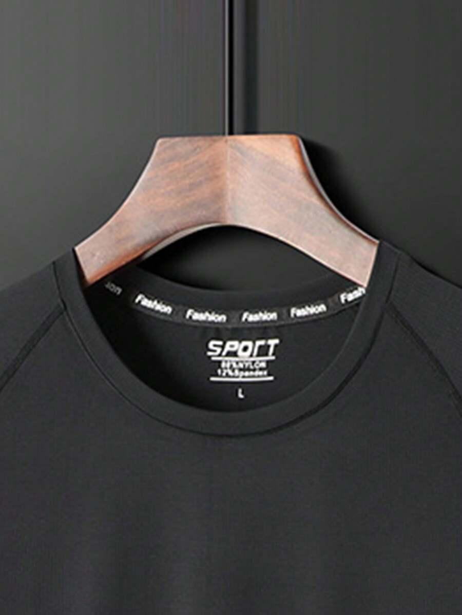 CZARNY SPORTOWY T-SHIRT 