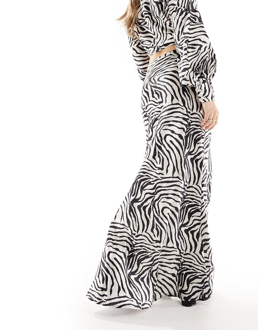 maxi satynowa spódnica zebra print