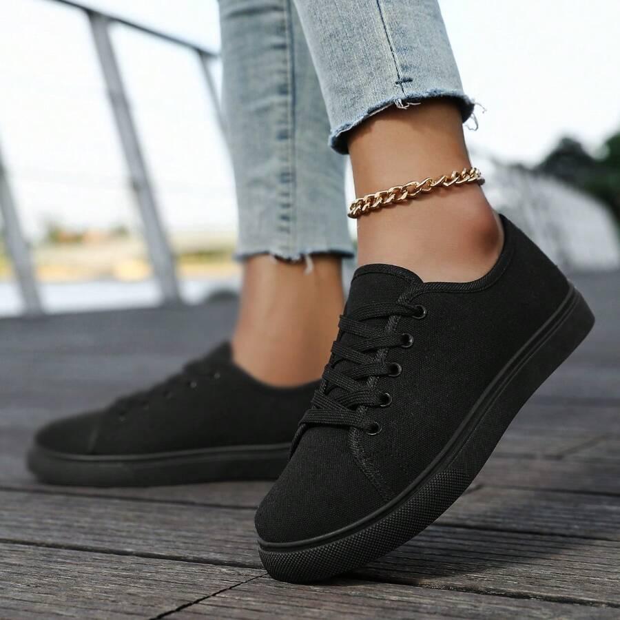 czarne trampki casual