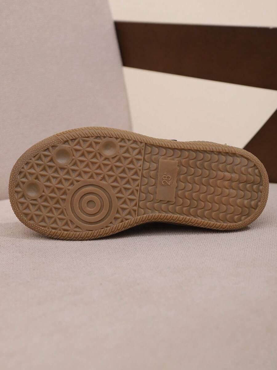 BUTY TRAMPKI WIĄZANIE