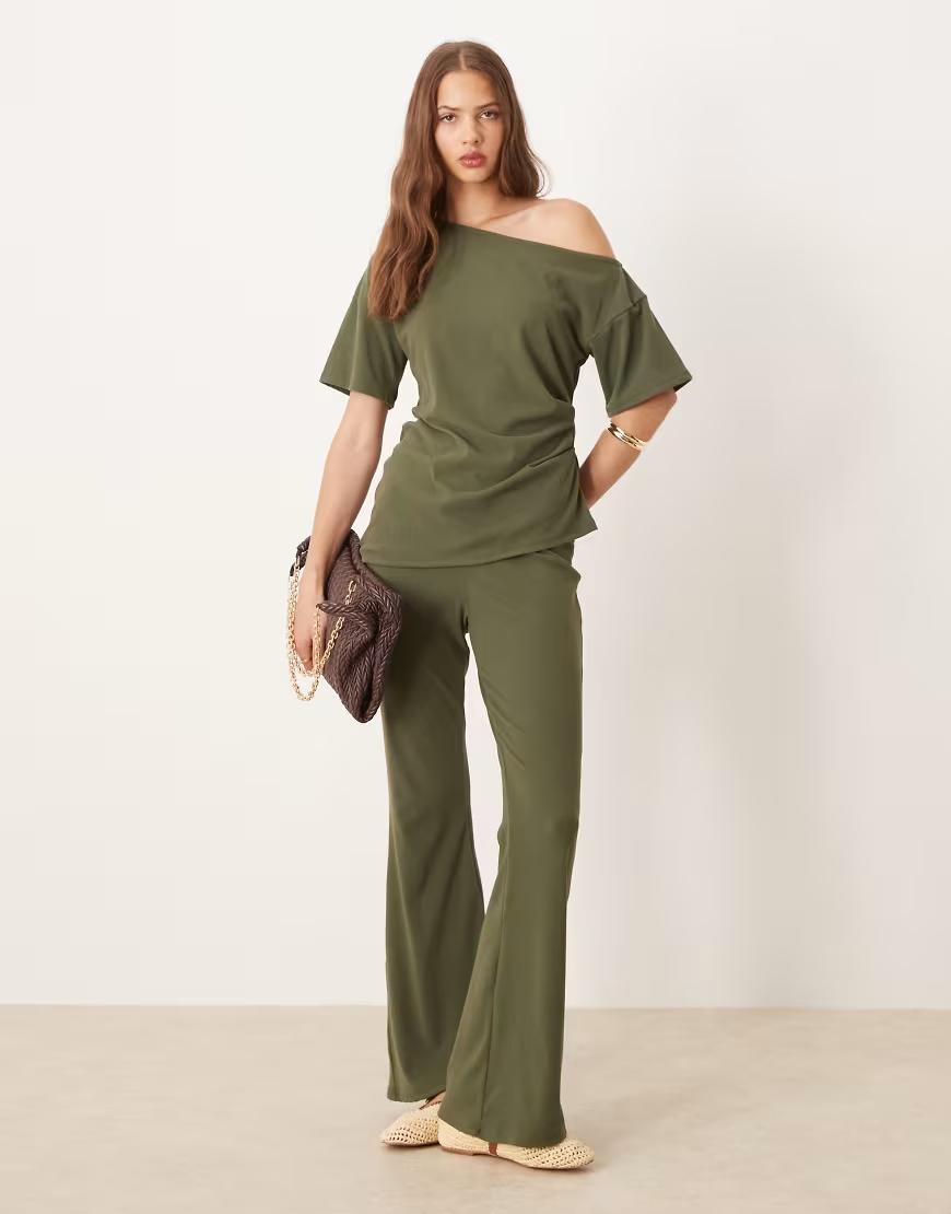 ZIELONY TOP ASYMETRIA