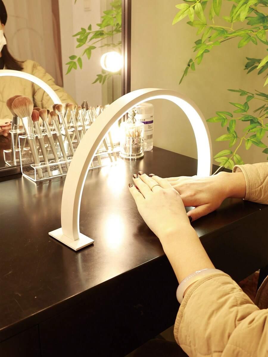 biała lampa kosmetyczna