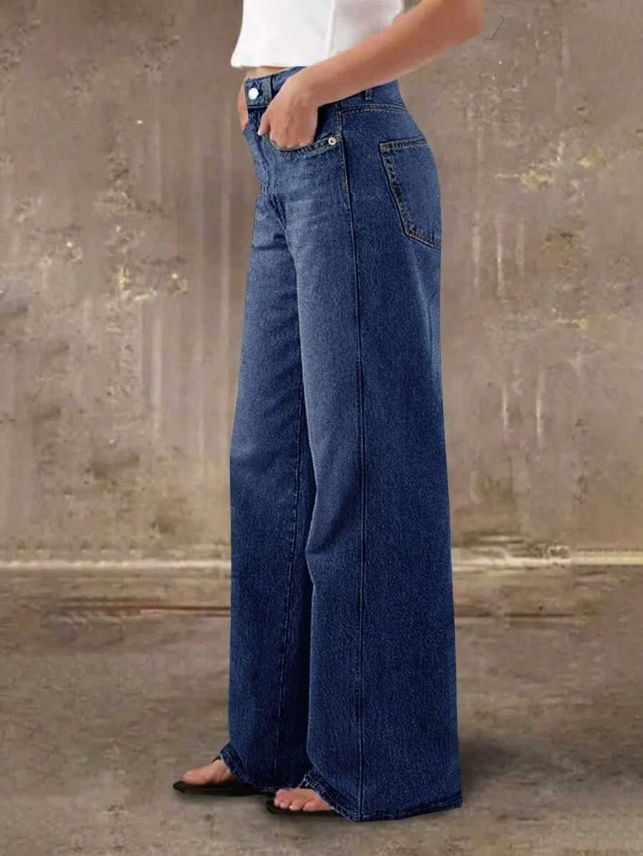 niebieskie spodnie jeans