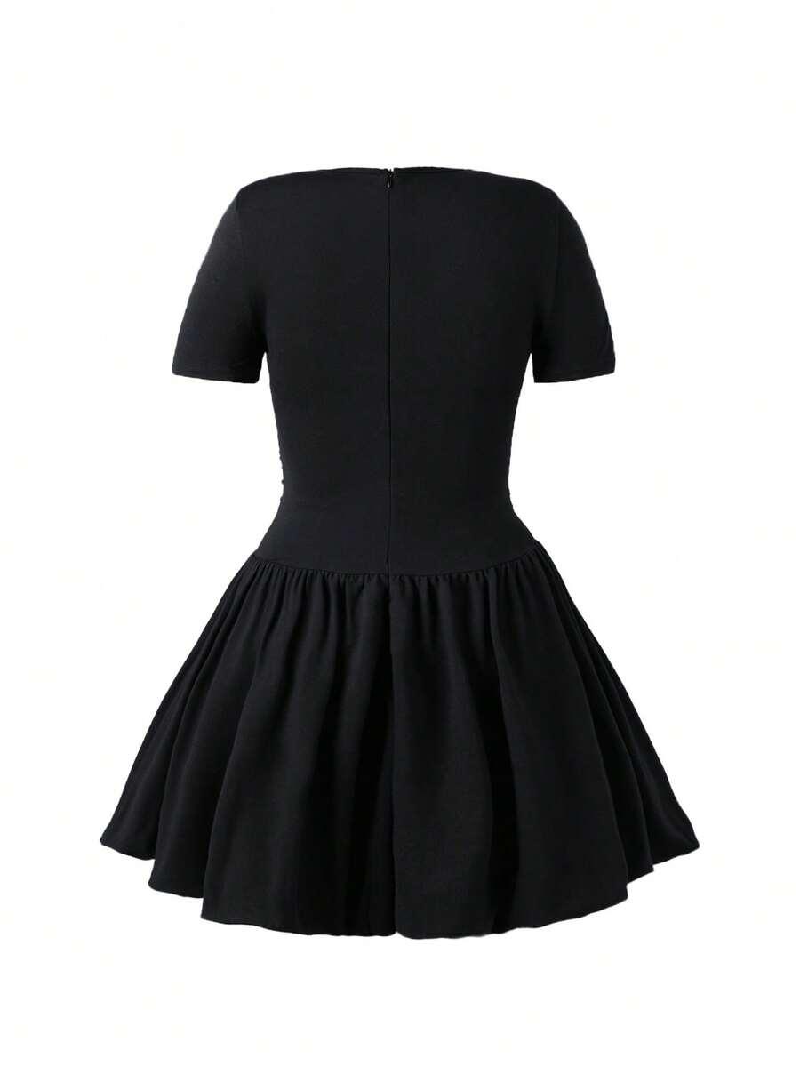 czarna mini sukienka