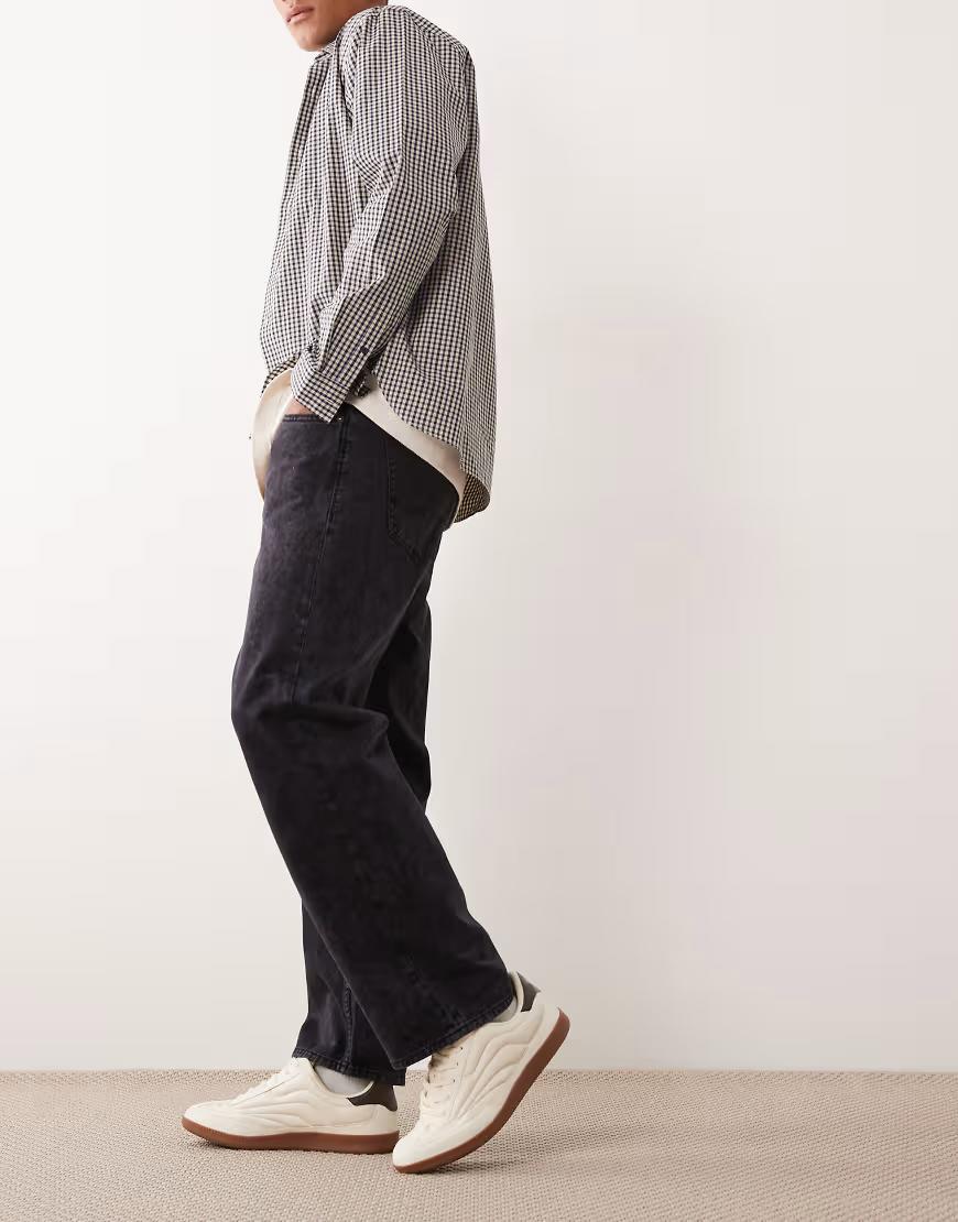 czarne spodnie jeans guziki