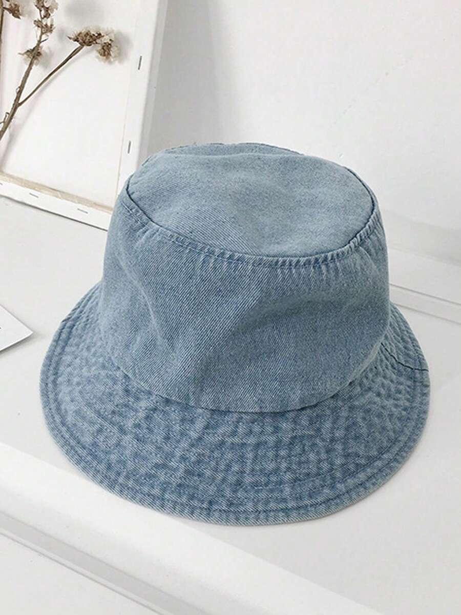 niebieska czapka bucket