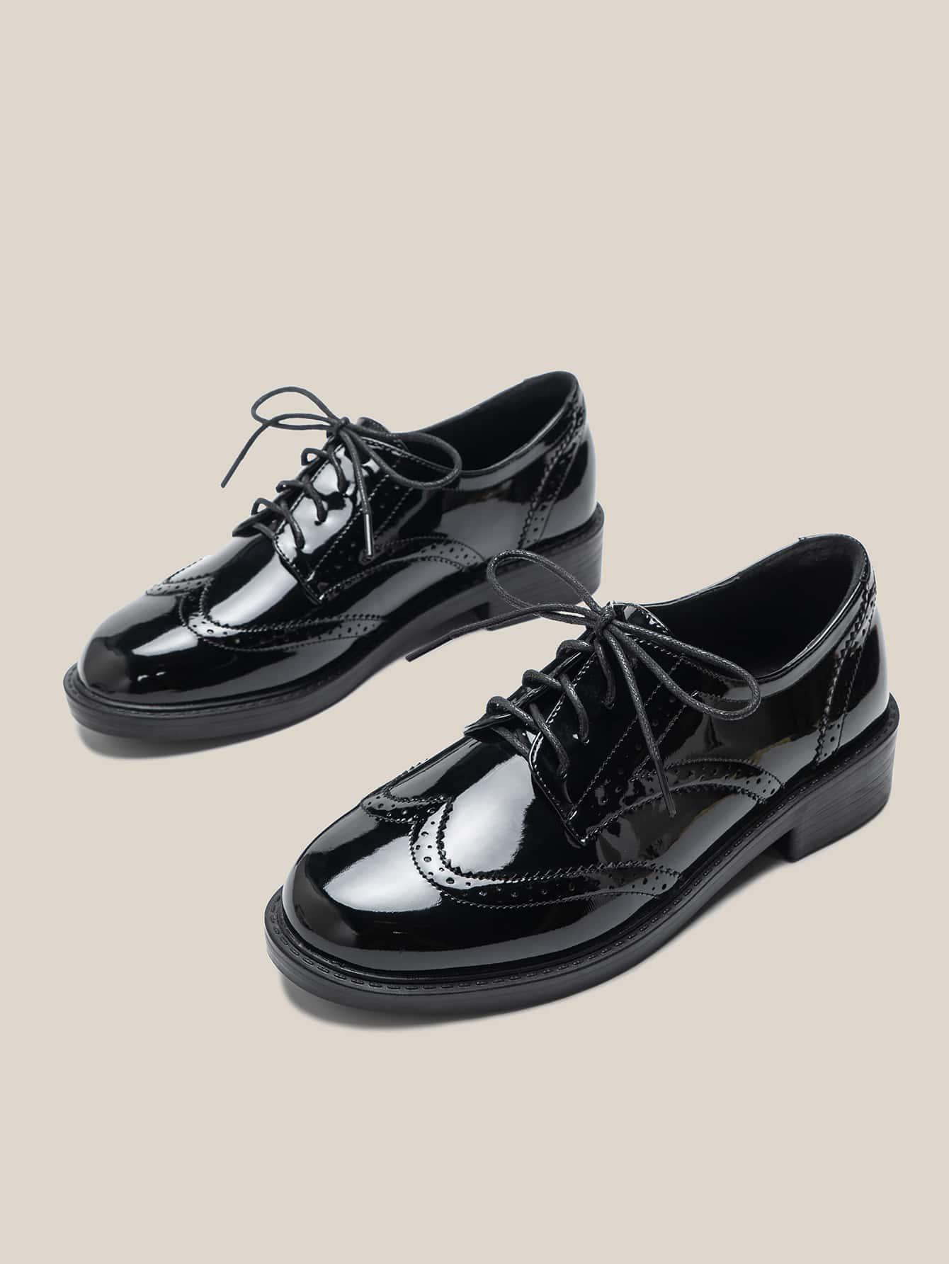 czarne buty oksfordy