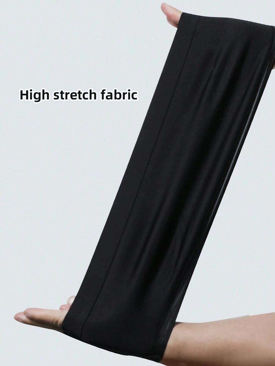 CZARNY BIUSTONOSZ BANDEAU