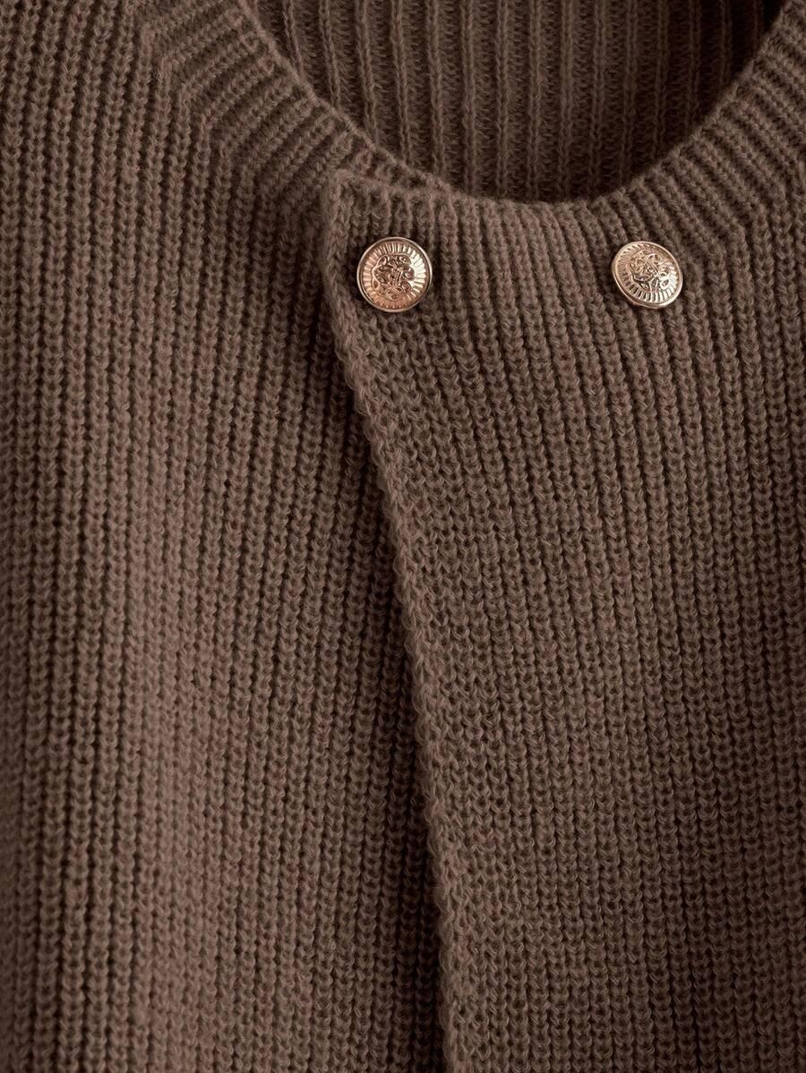 BRĄZOWY SWETER GUZIKI
