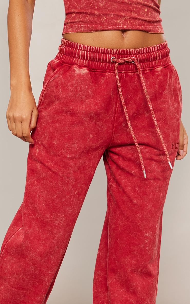Czerwone spodnie dersowe oversize