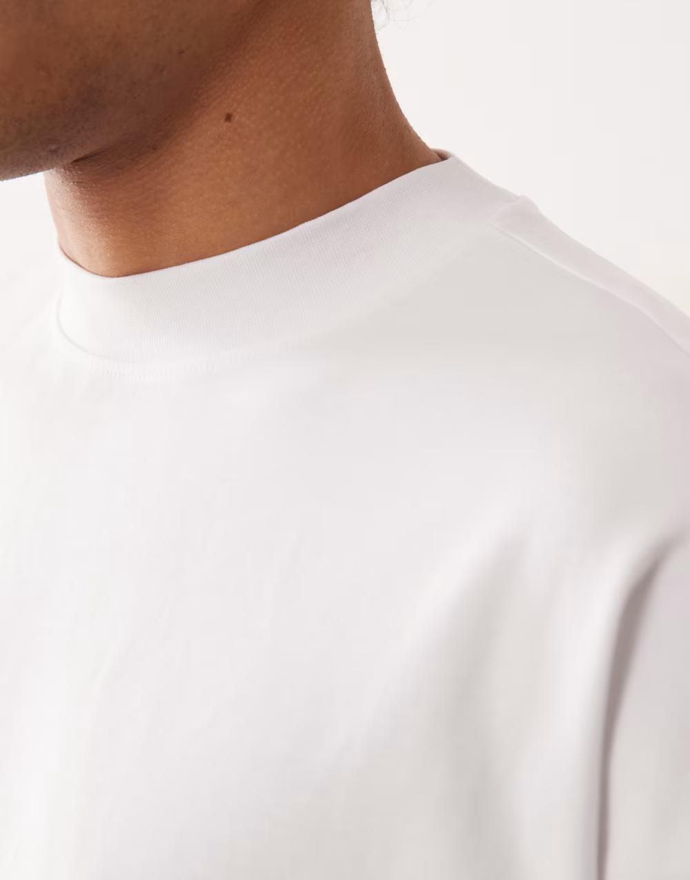 biały t-shirt okrągły dekolt casual