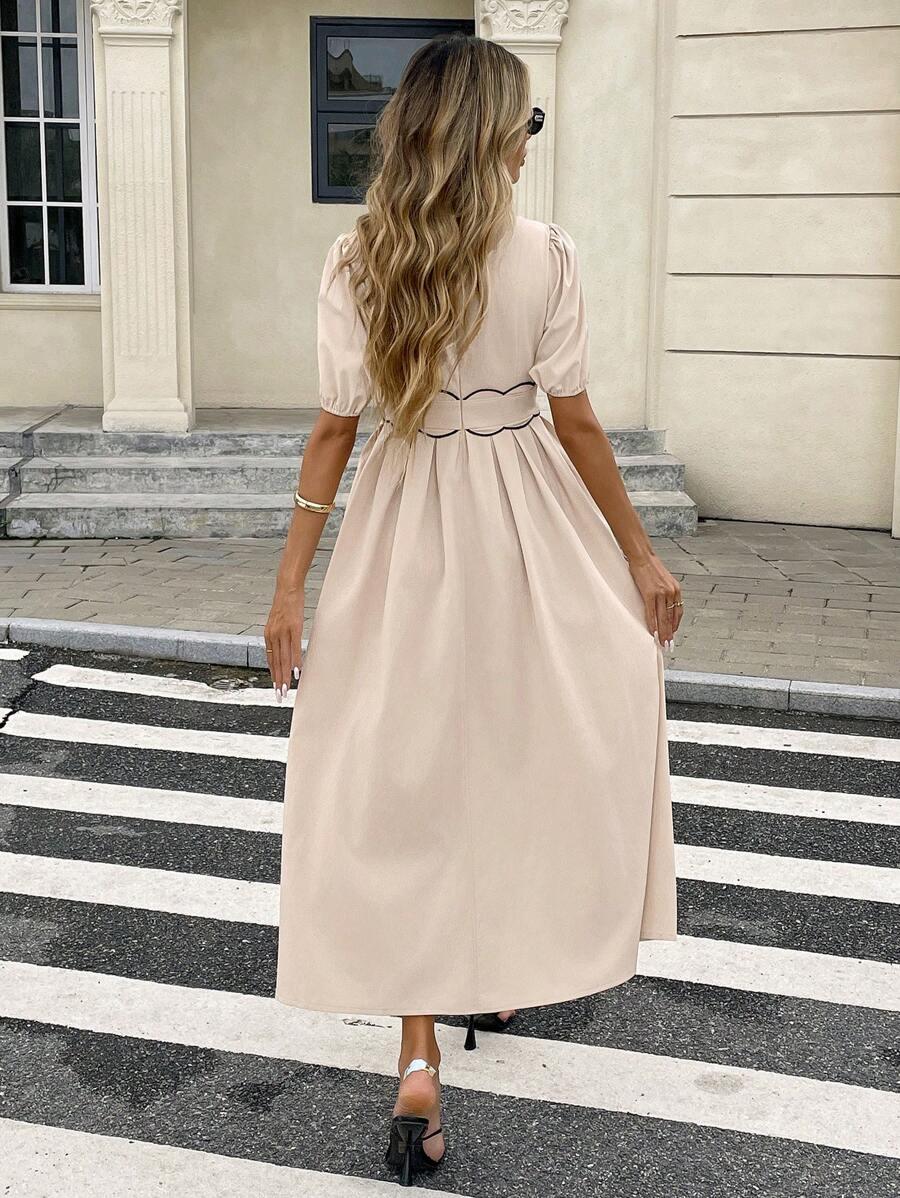 ELEGANCKA SUKIENKA MIDI Z GŁEBOKIM DEKOLTEM 