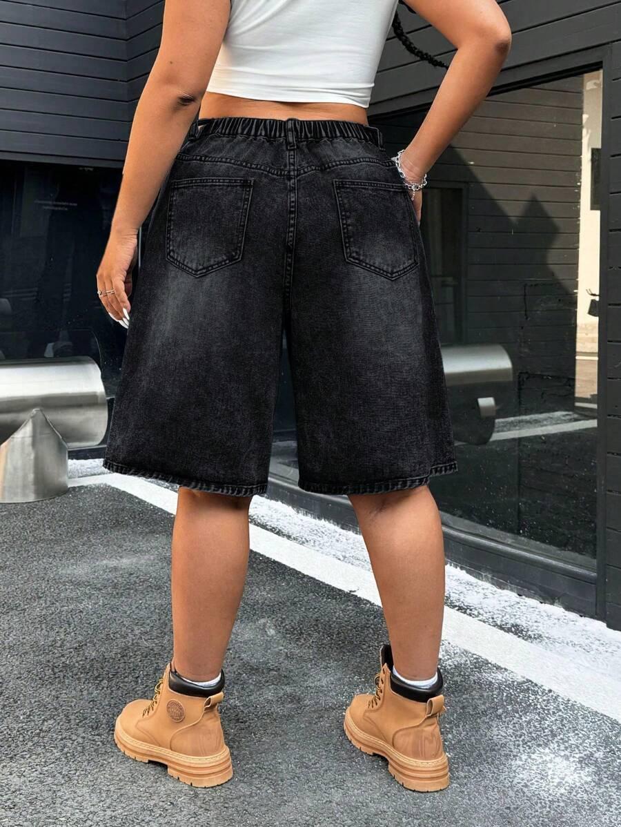 czarne spodenki jeans