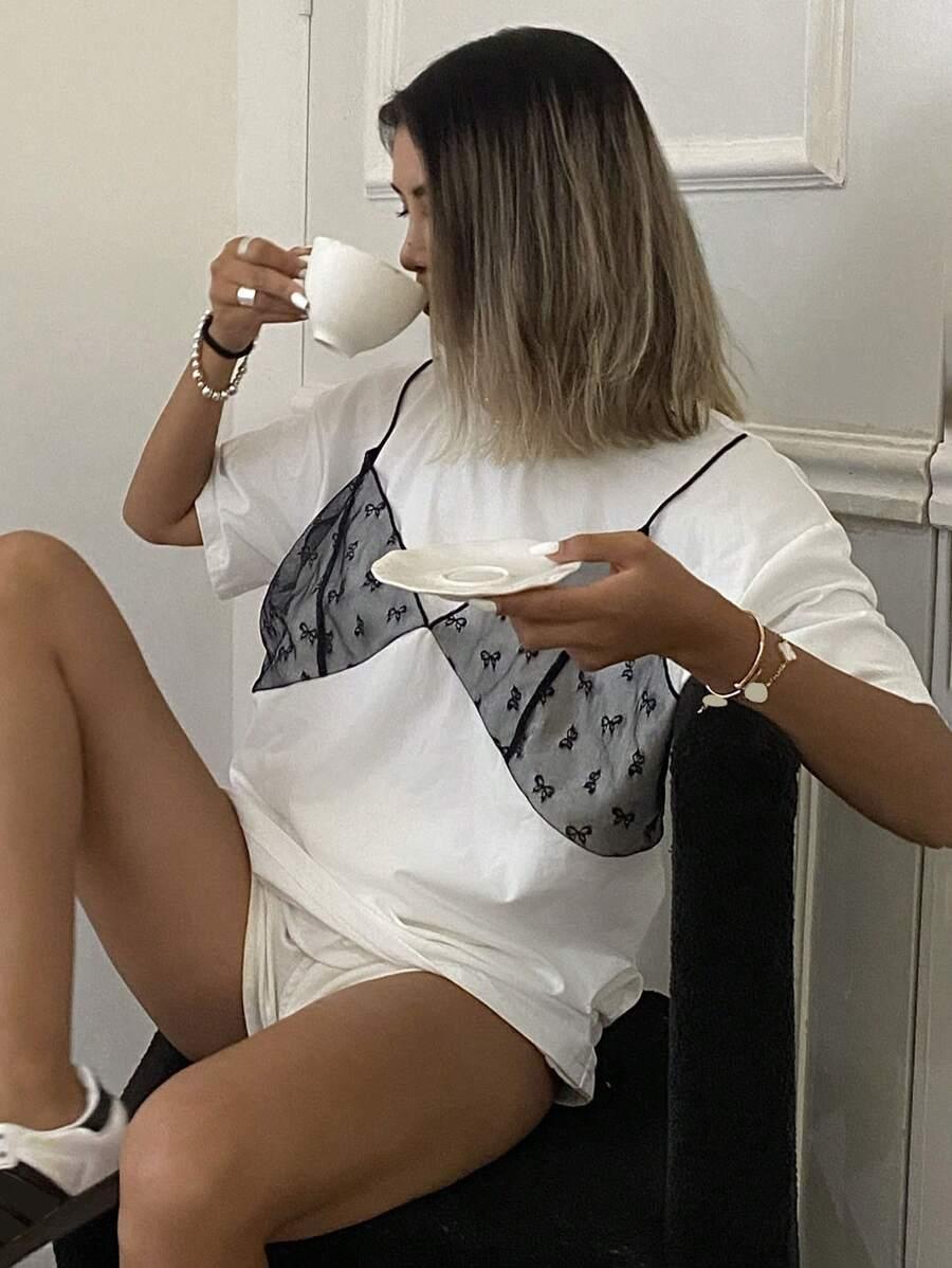 BIAŁY T-SHIRT WZÓR