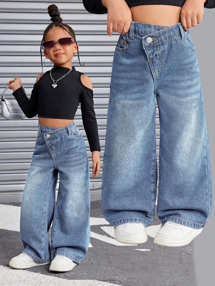 niebieskie spodnie jeans szerokie nogawki kieszenie