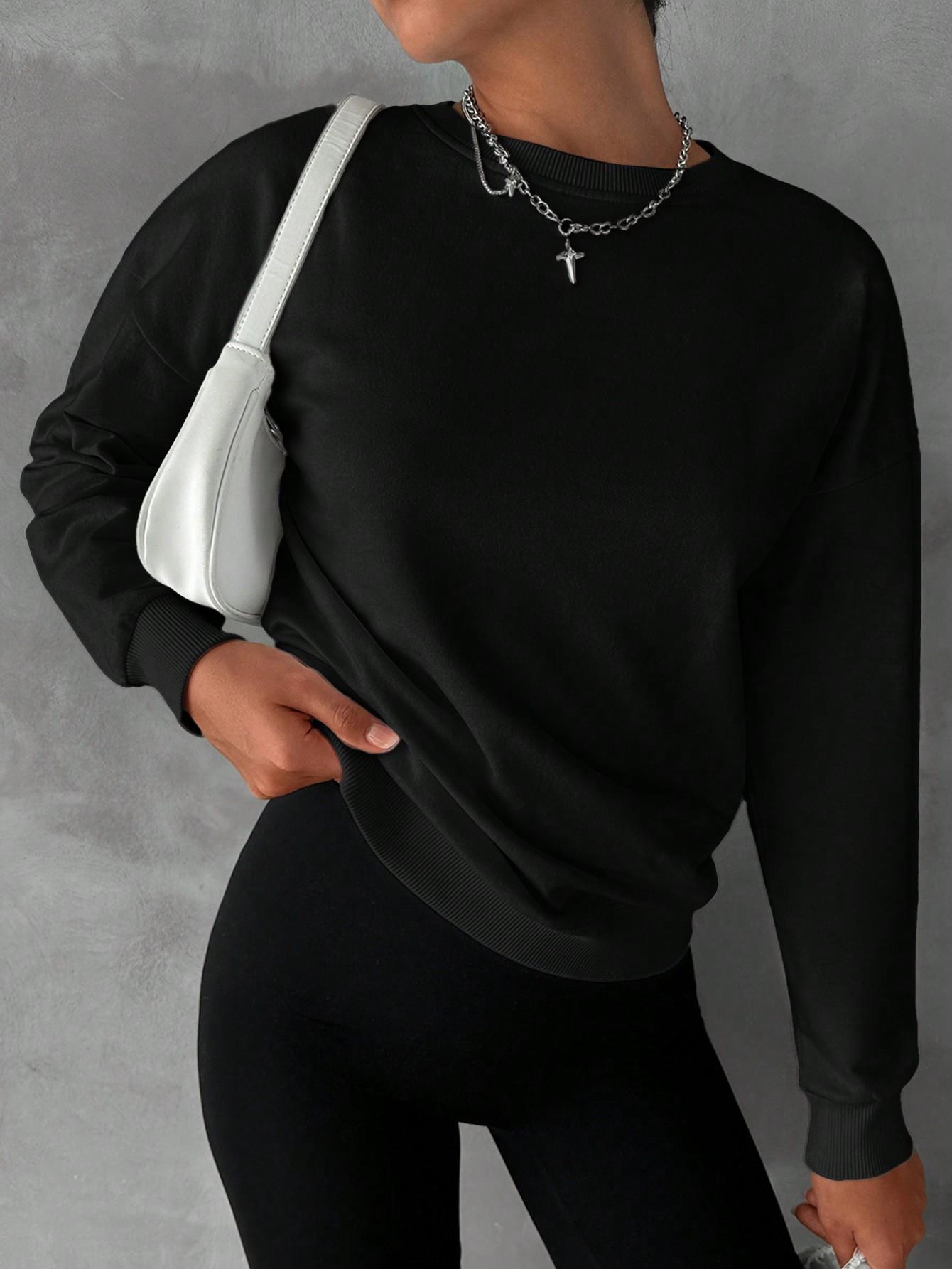 czarna bluza basic