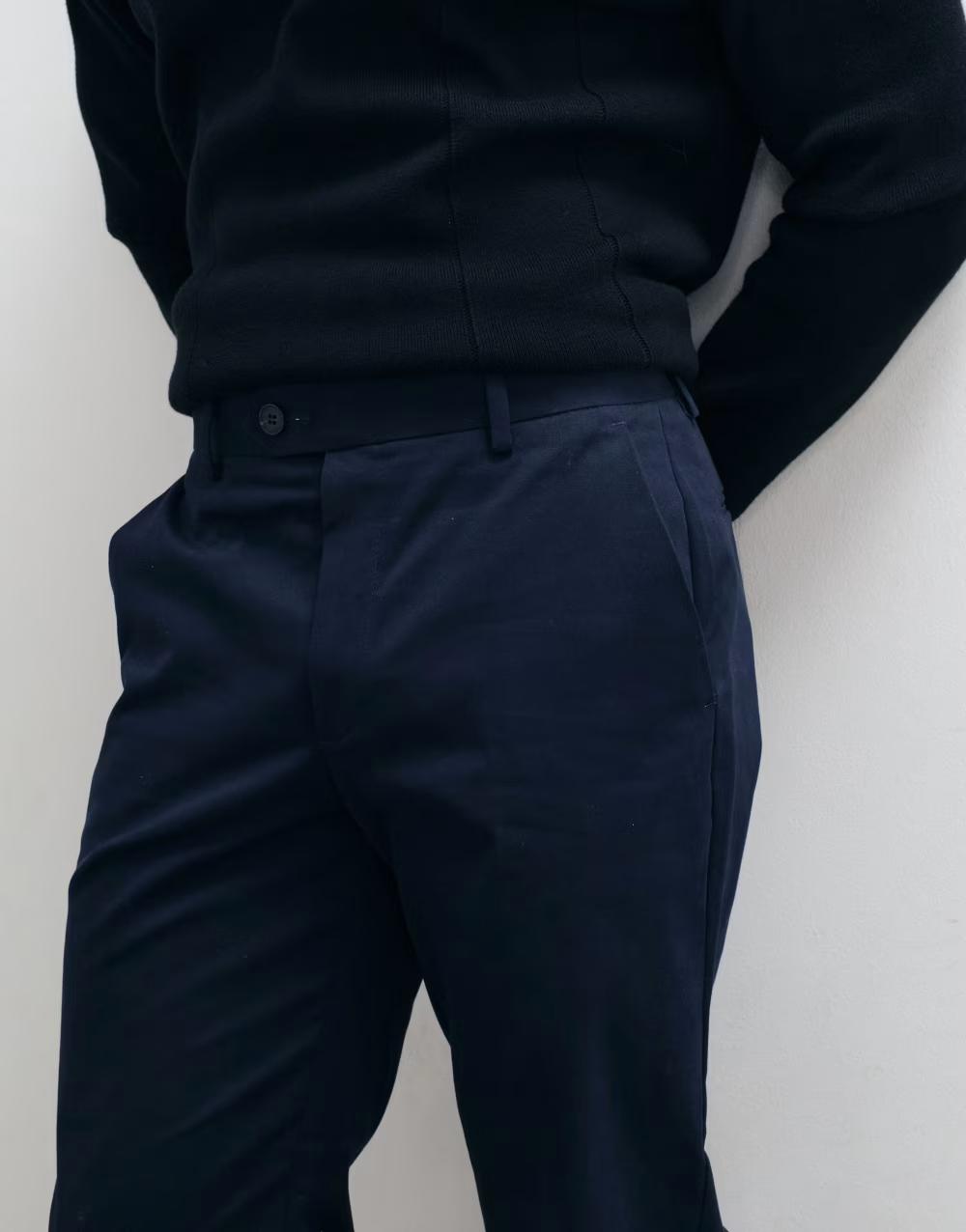granatowe eleganckie spodnie chinos