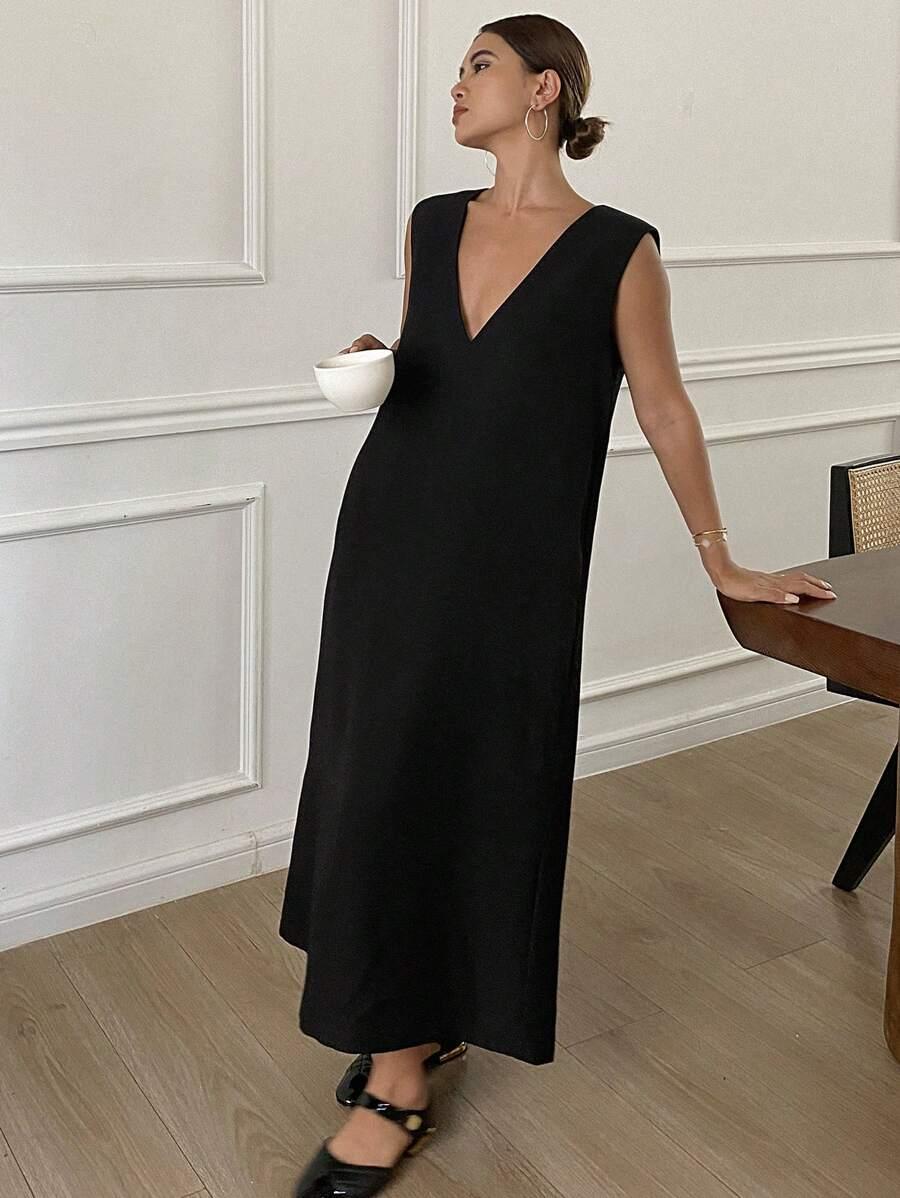 CZARNA PROSTA SUKIENKA V-NECK