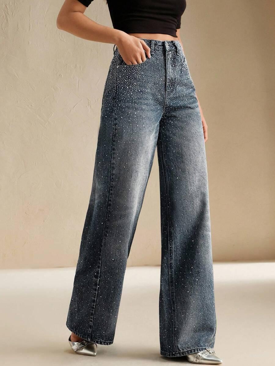 niebieskie spodnie jeans zdobienie