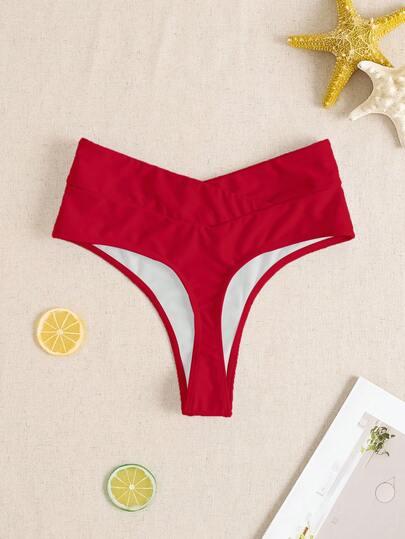 czerwony dół od bikini