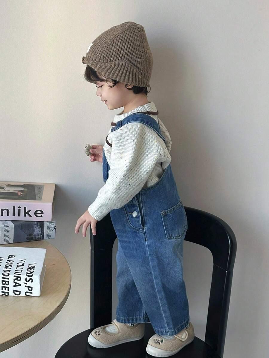niebieskie ogrodniczki jeans
