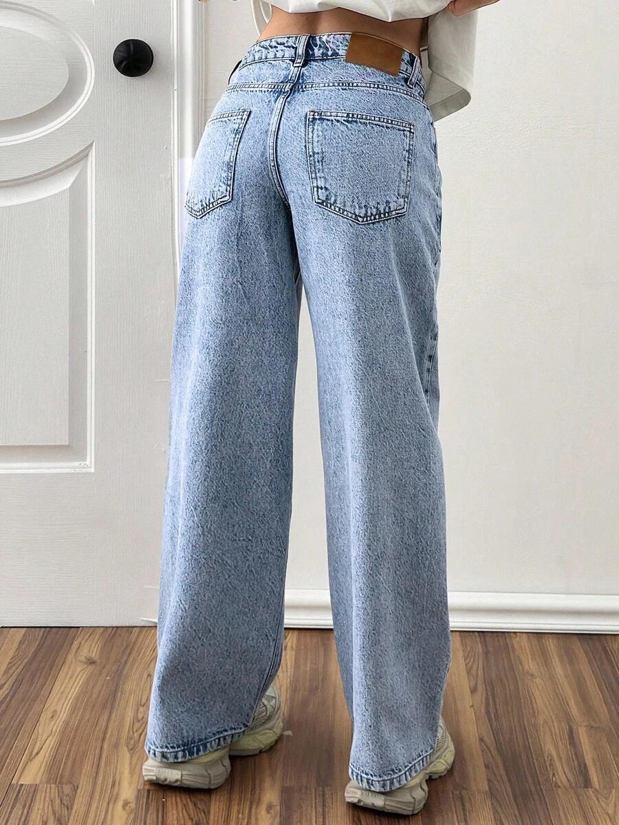 niebieskie spodnie jeans kieszenie