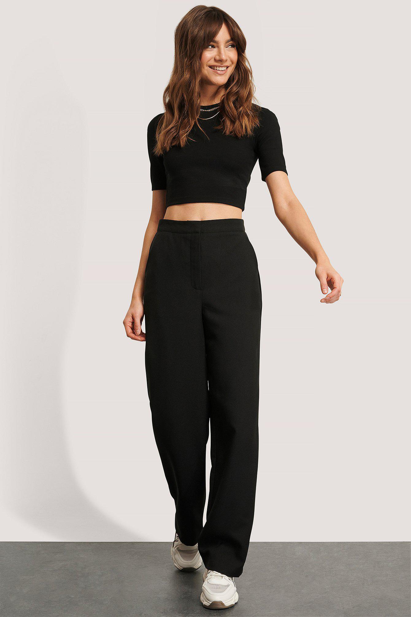 czarny crop top basic