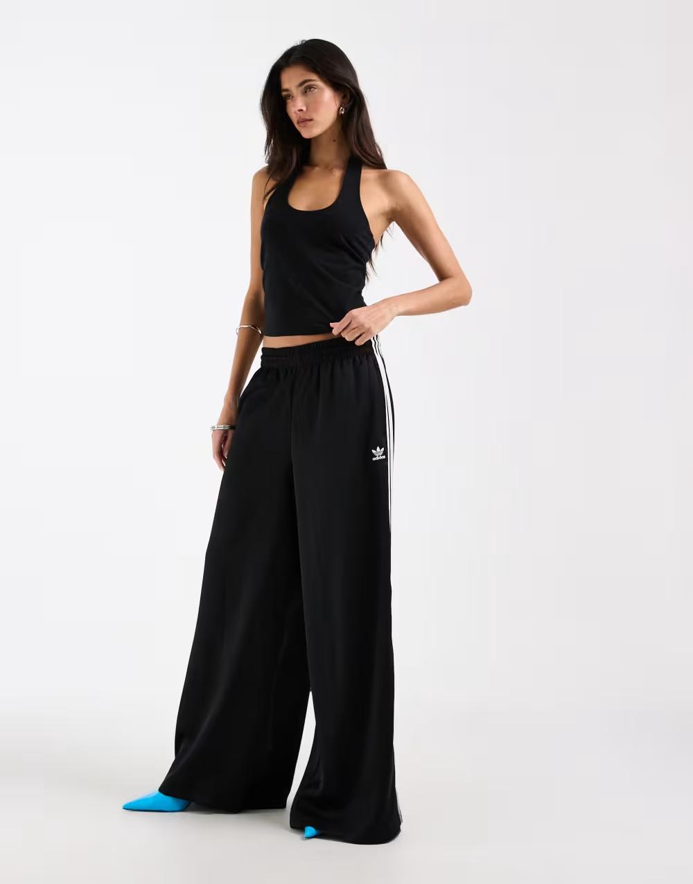 czarny top bez rękawów halter neck odkryte plecy