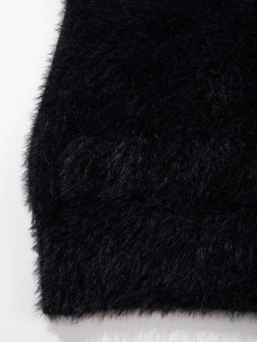 czarny sweter fluffy okrągły dekolt