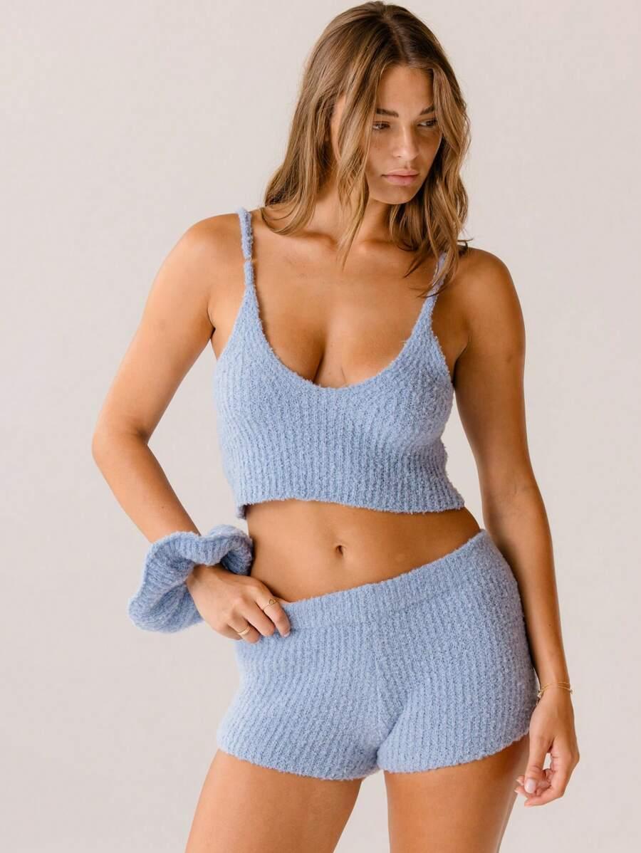 niebieski dzianinowy top