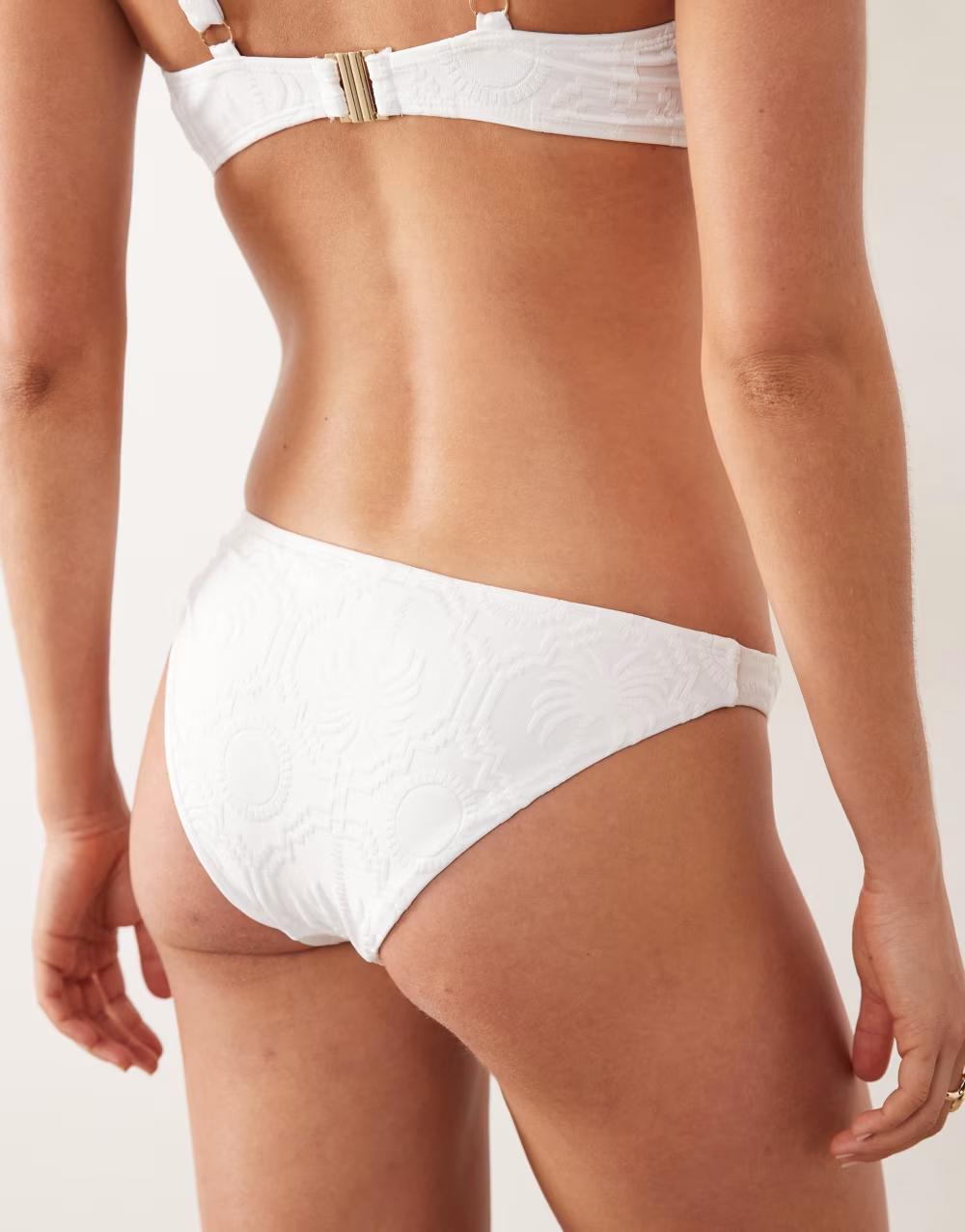 biały dół od bikini tekstura