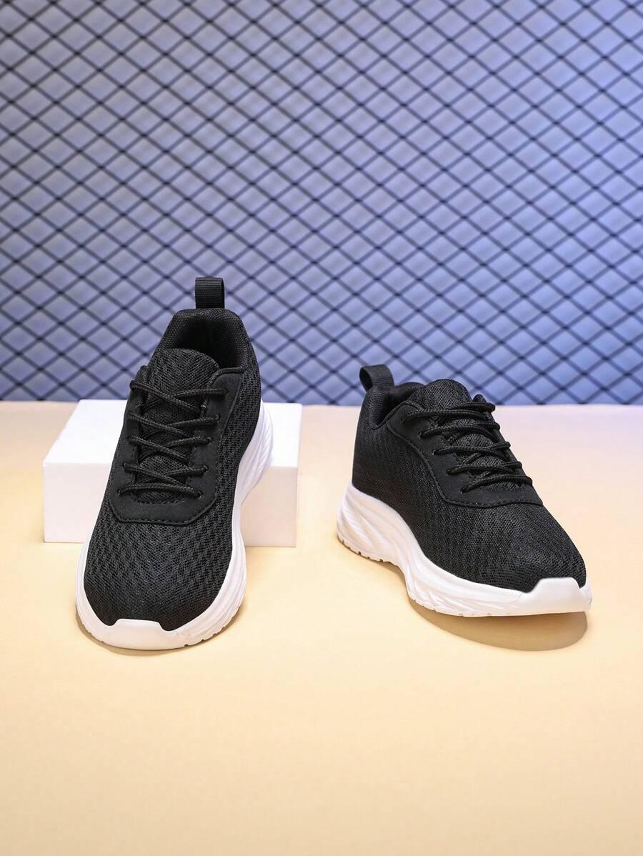 czarne buty sportowe