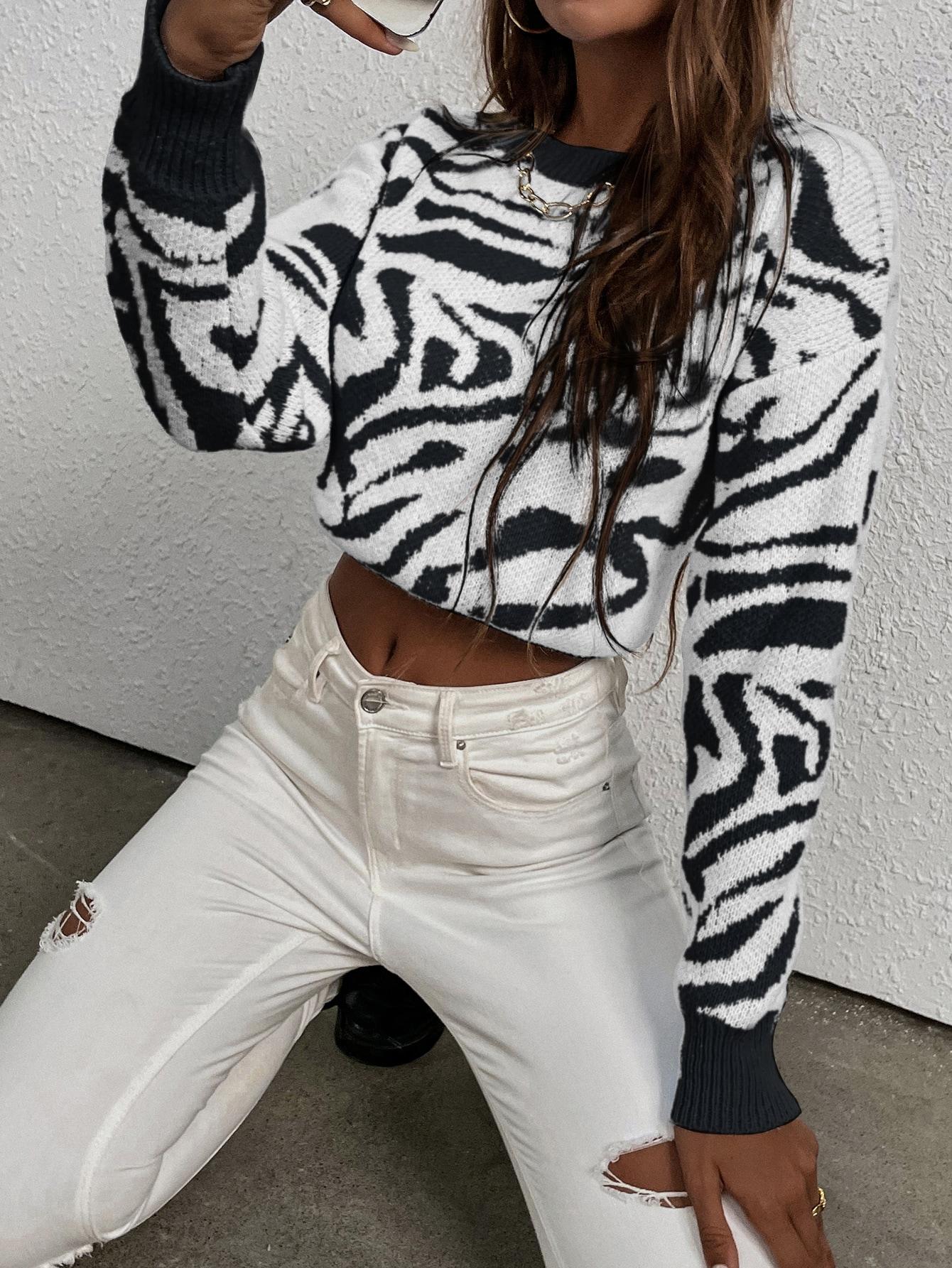 SWETER DAMSKI WZÓR ZWIERZĘCY 