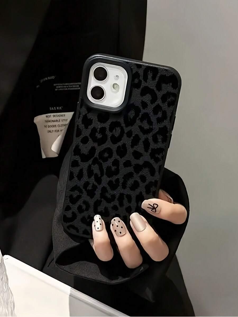 czarne etui na telefon iphone 16