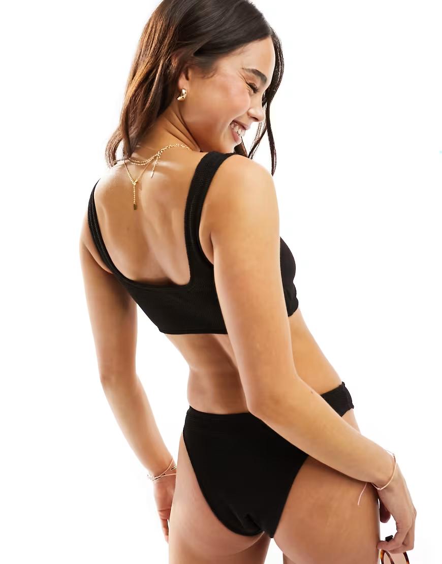 CZARNA GÓRA OD BIKINI 