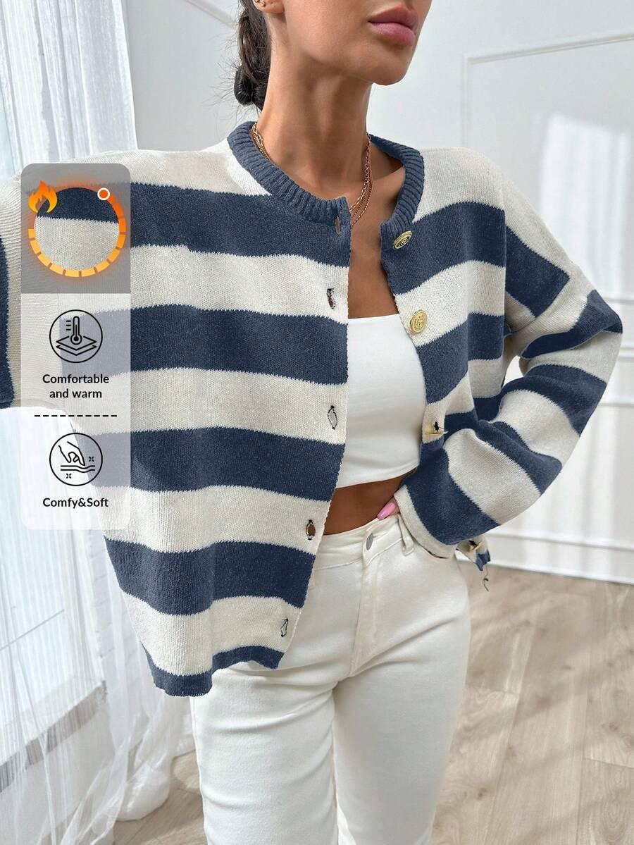 sweter guziki paski 