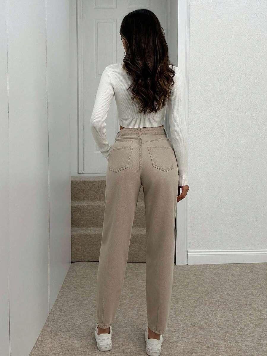 beżowe spodnie jeans 