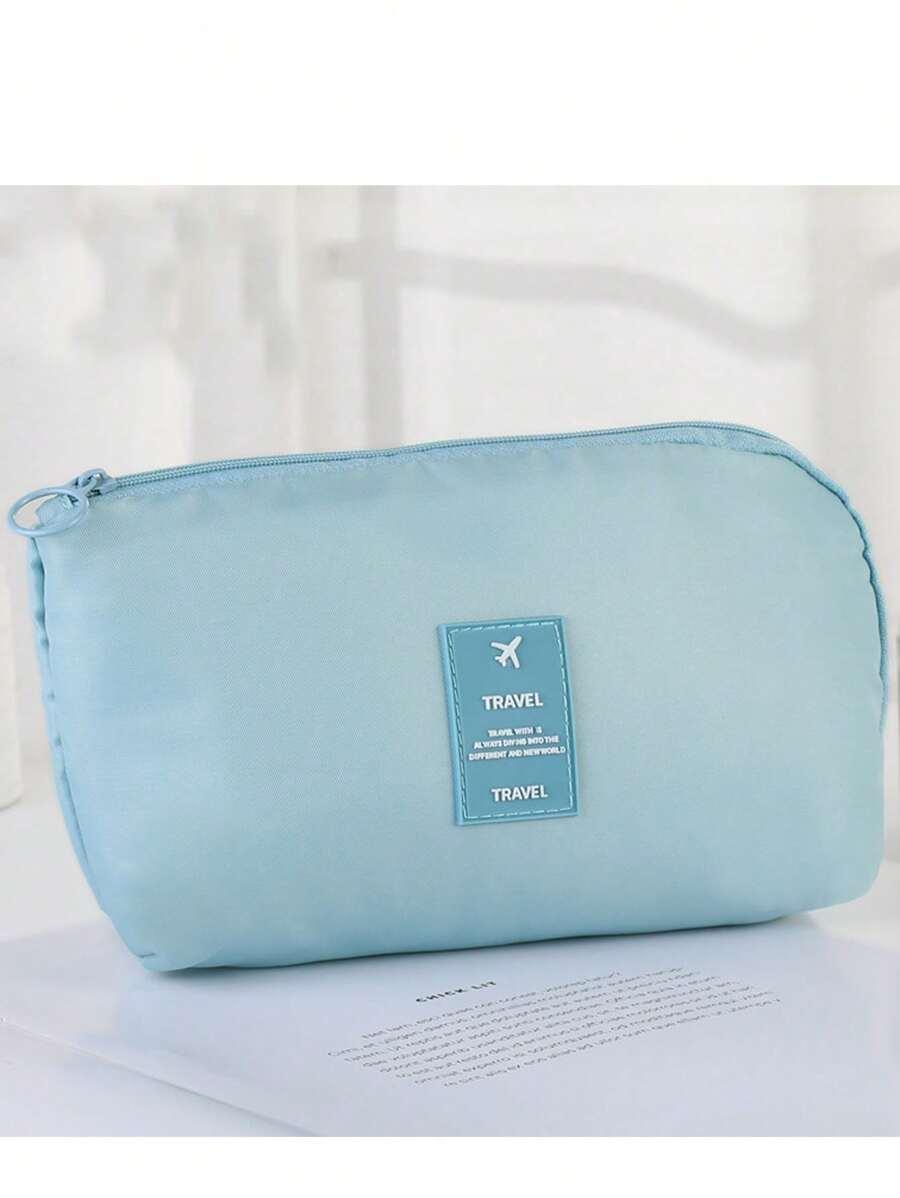 niebieski organizer na kable