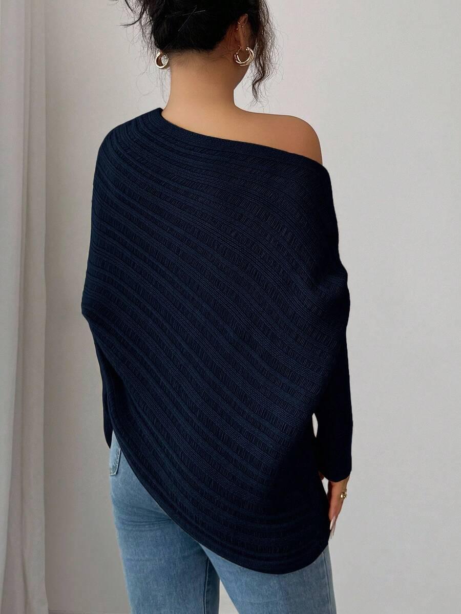 sweter asymetryczny dekolt