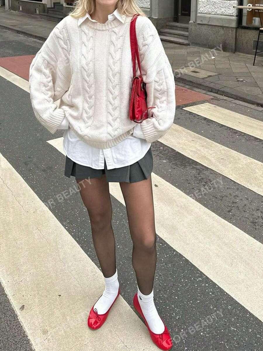 biały sweter wzór