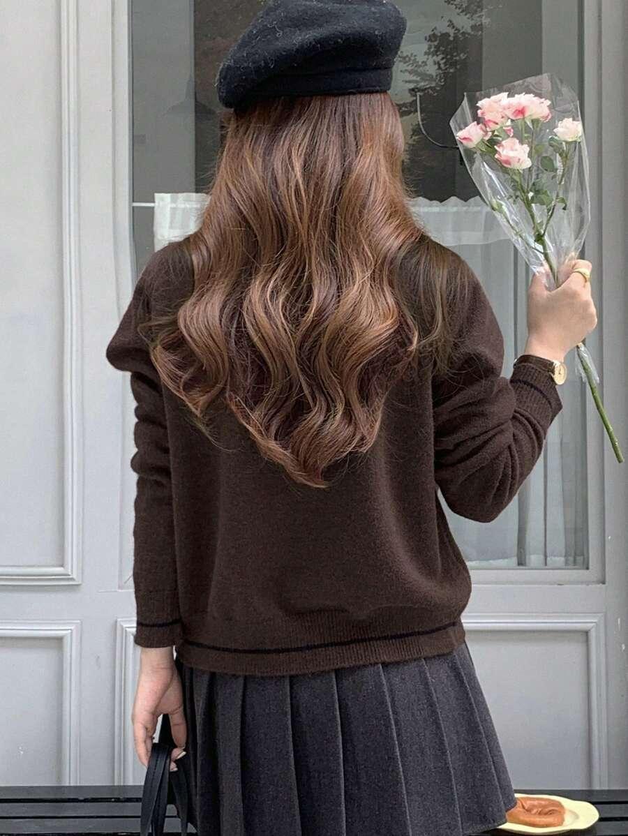 BRĄZOWY SWETER GUZIKI